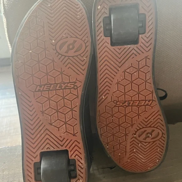 HEELEYS! - Picture 5 of 6